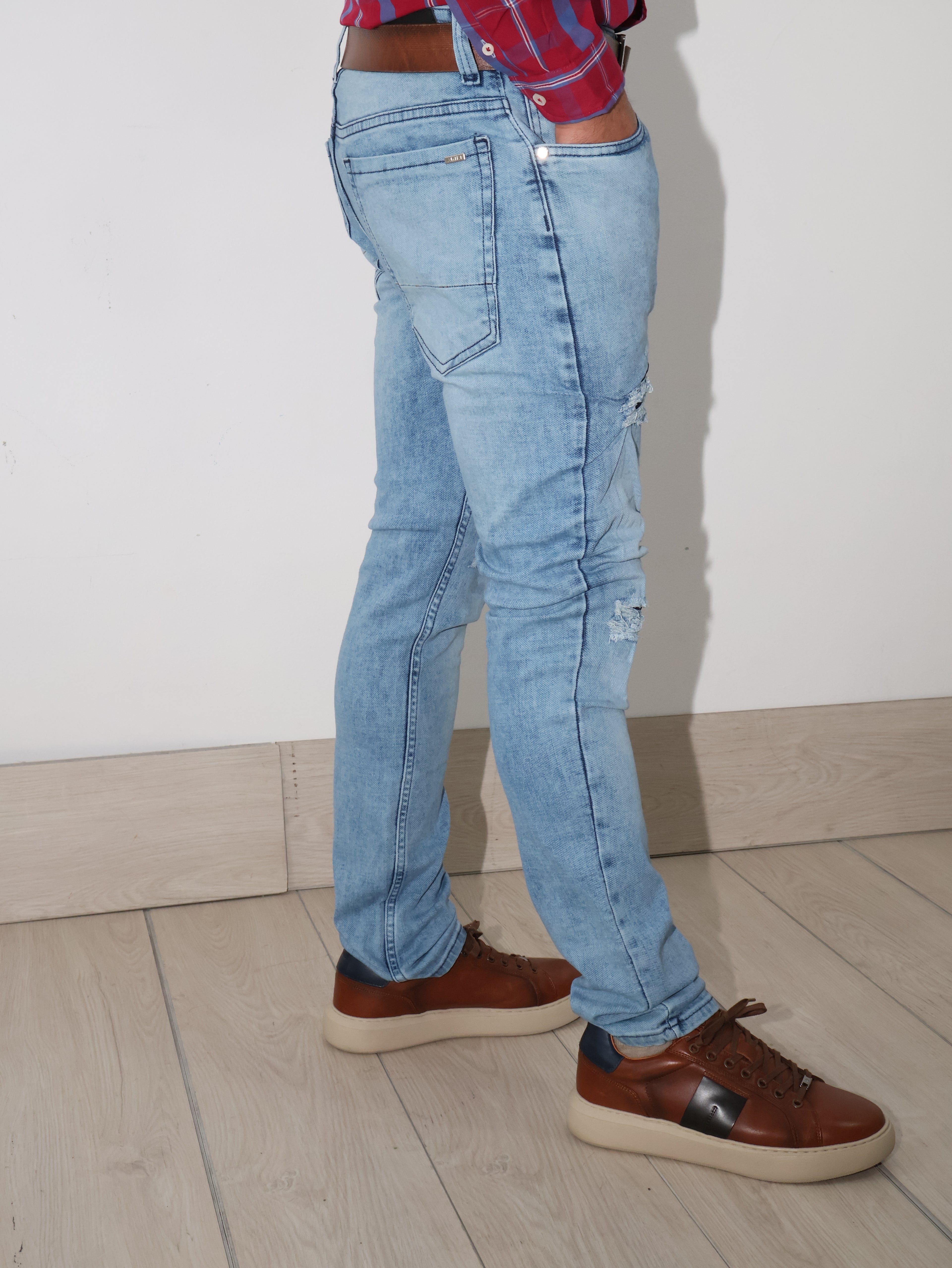 JEAN PREMIUM AMIRI CLARO COMN RASGADOS - SKU 20260018-H
