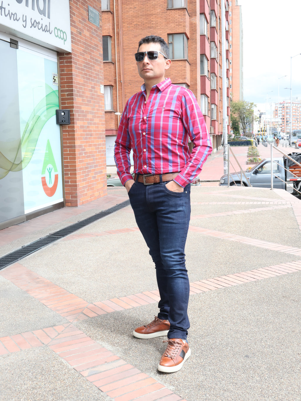 JEAN PREMIUM AMIRI AZUL OSCURO CLASICO