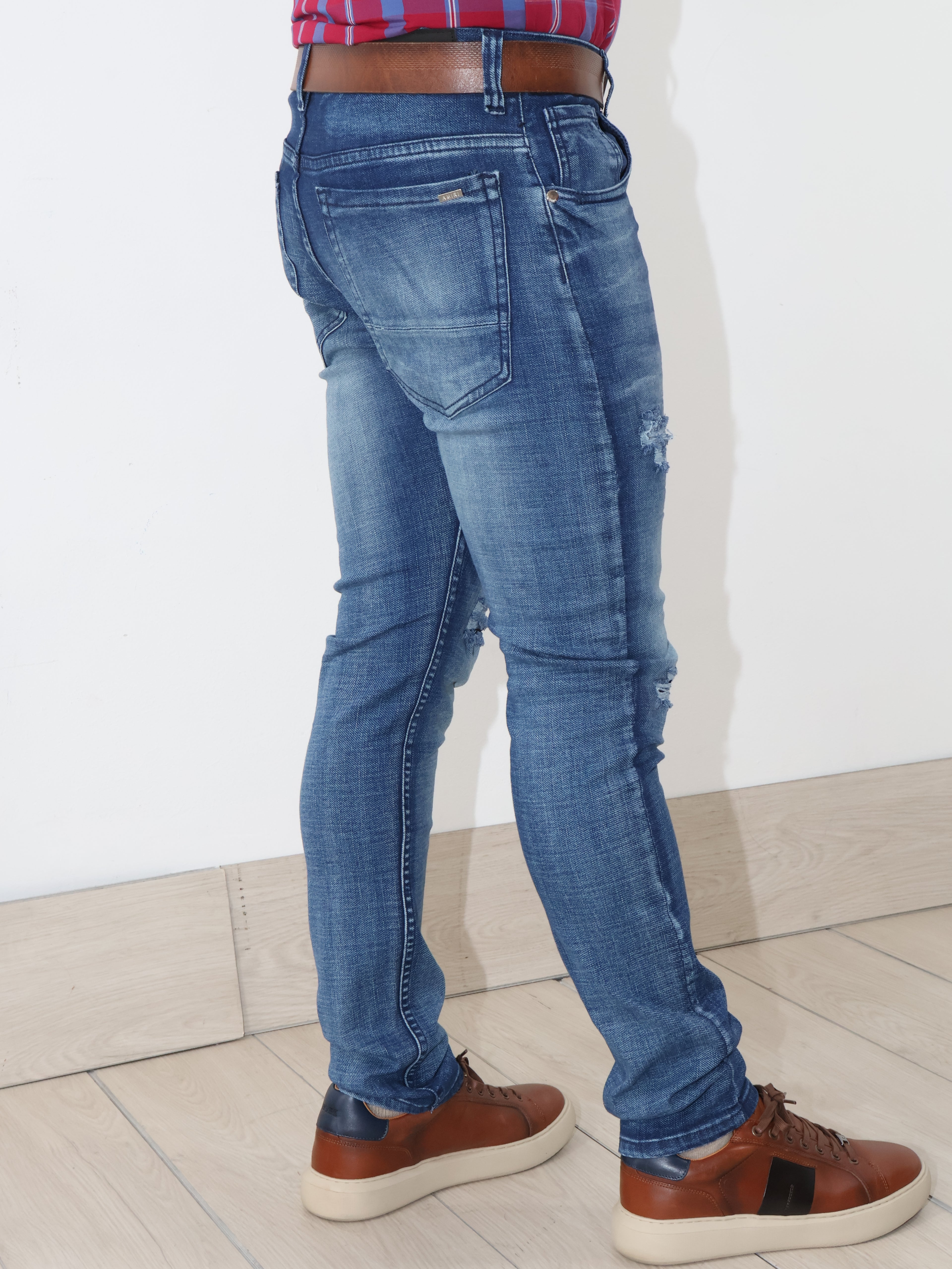 JEAN PREMIUM AMIRI MEDIO CON RASGADOS - SKU 20260025-MR